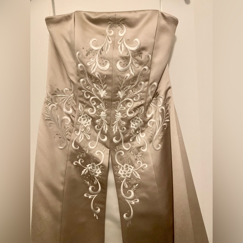 Jessica McClintock gown, champagne/white, size 2 like new without tags